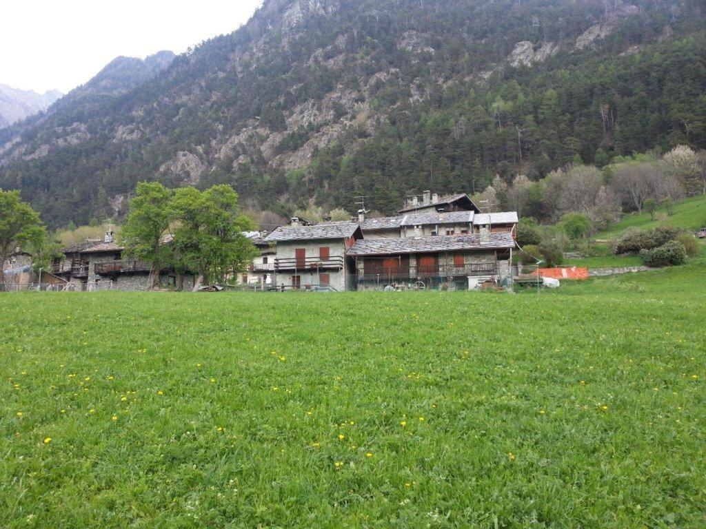 Casa Indipendente Val D'Ayas - Challand Saint Anselme Exterior foto